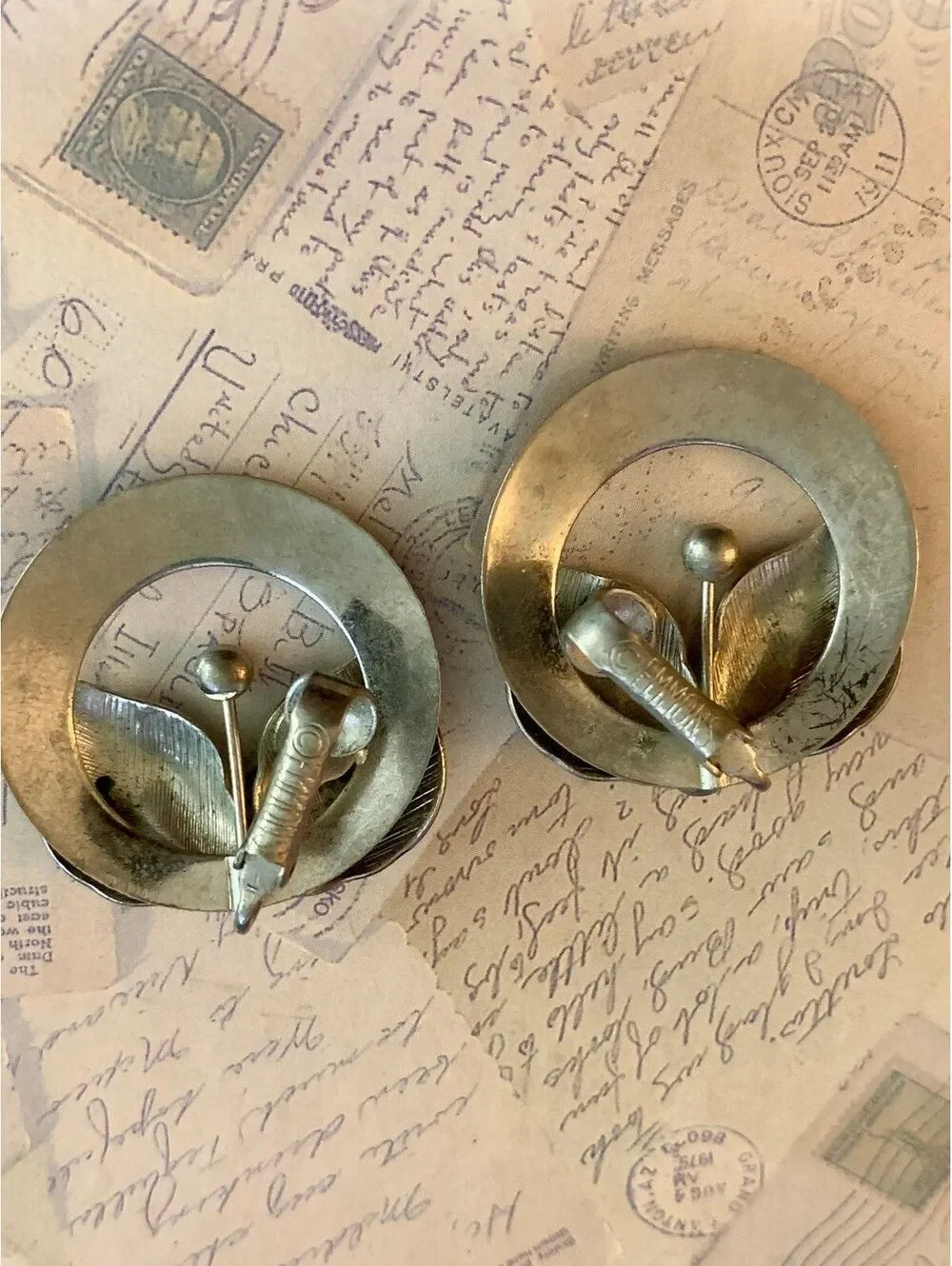 Vintage Chic Retro Silver Tone Leaf Circle Clip Earrings by Emmons
